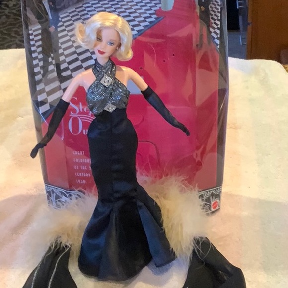Vintage Mattel 1998 collector edition stepping out Barbie doll - Picture 3 of 9